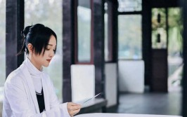 周迅西湖游玩白色西装亮眼优雅气质尽显！高级女神照片