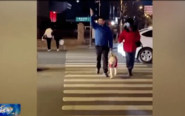 盲人红衣小姐姐,勇敢追梦的温暖身影